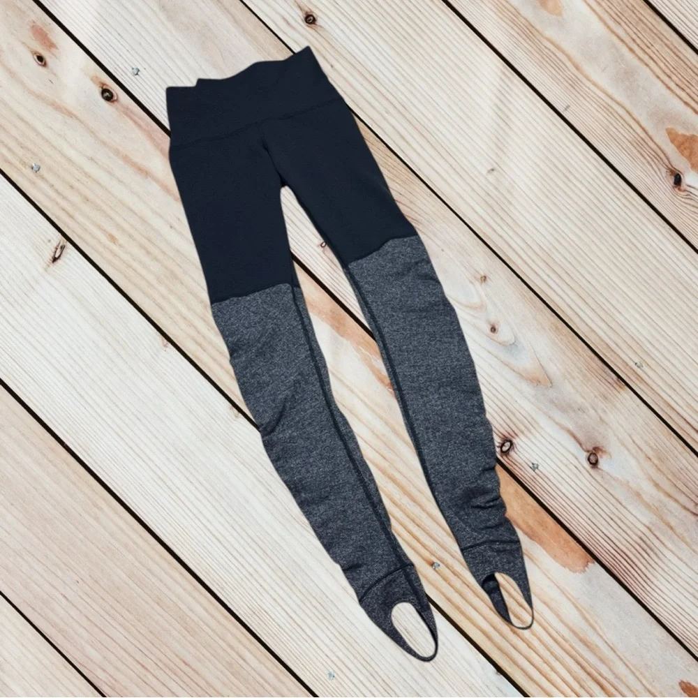 RARE Lululemon size 4 Wunder Under Herringbone Stirrup Legging